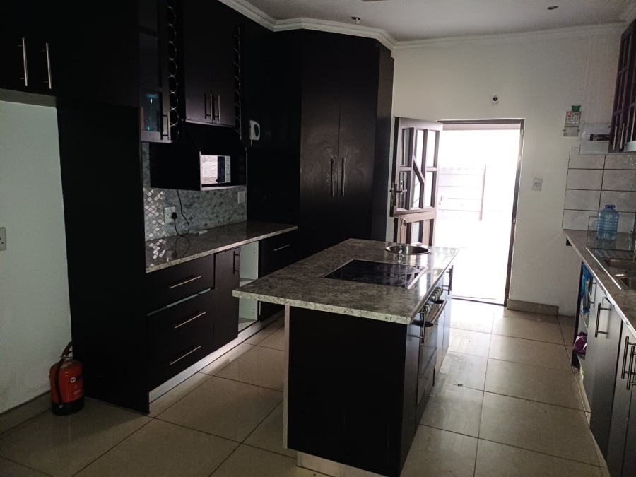 5 Bedroom Property for Sale in Park West Free State